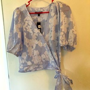 Banana republic NWT blouse with puff sleeve